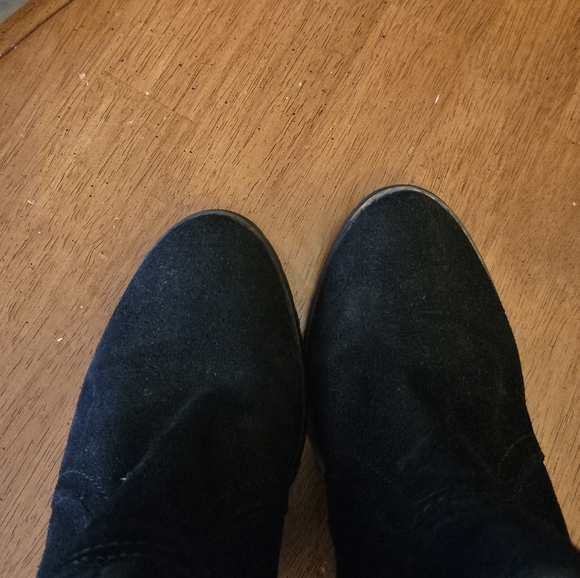 Tahari Glenn Black Leather & Suede Ankle Booties Women's Size 7 gold zipper - Picture 2 of 8